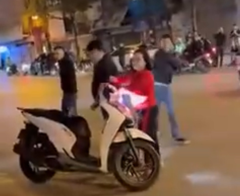 Hình ảnh vụ việc được người dân dùng camera ghi lại