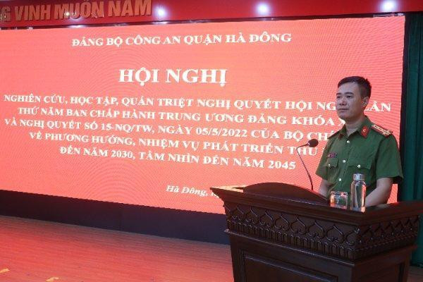 Đại tá Nguyễn Ngọc Quyền -Bí thư Đảng ủy, Trưởng CAQ Hà Đông phát biểu tại hội nghị