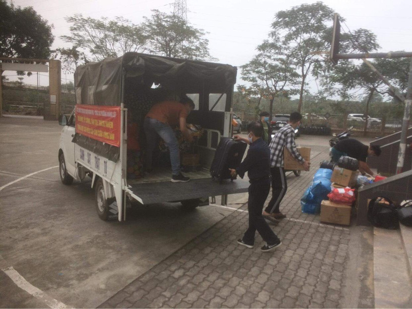 Xe bán tải của CAP được trưng dụng để vận chuyển tối đa đồ đạc