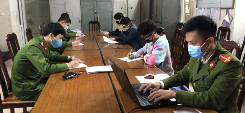 Những trường hợp vi phạm bị đưa về cơ quan Công an, viết cam kết không tái phạm vi phạm quy định đảm bảo an toàn phòng chống dịch Covid-19