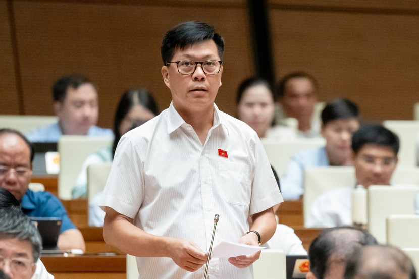 Đại biểu Lý Văn Huấn (đoàn Thái Nguyên) chất vấn Đại biểu Lý Văn Huấn (đoàn Thái Nguyên) chất vấn