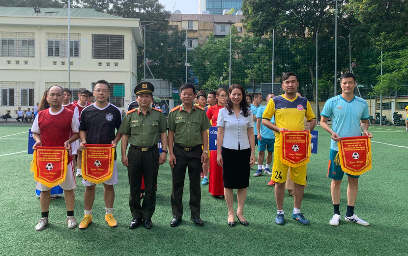 Giải bóng đá mi ni quận Ba Đình, chào mừng 77 năm (19-8-1945 / 19-8-2022) Ngày truyền thống lực lượng CAND và 17 năm Ngày hội toàn dân bảo vệ an ninh Tổ quốc (19-8-2005 / 19-8-2022) Giải bóng đá mi ni quận Ba Đình, chào mừng 77 năm (19-8-1945 / 19-8-2022) Ngày truyền thống lực lượng CAND và 17 năm Ngày hội toàn dân bảo vệ an ninh Tổ quốc (19-8-2005 / 19-8-2022)