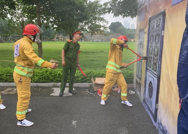 Sôi nổi Hội thao PCCC và CNCH phường Điện Biên, quận Ba Đình