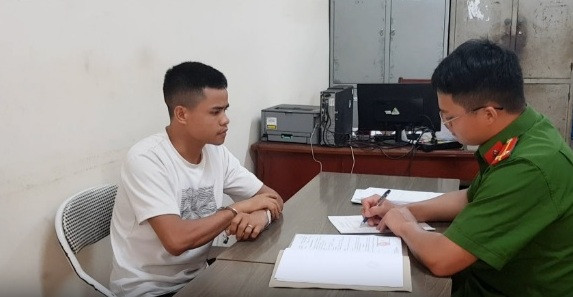 CQĐT ghi lời khai của đối tượng Ngô Văn Anh