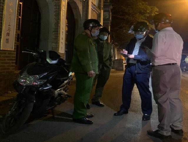 Chỉ huy CAH Gia Lâm kiểm tra, động viên lực lượng làm nhiệm vụ đêm Giao thừa Chỉ huy CAH Gia Lâm kiểm tra, động viên lực lượng làm nhiệm vụ đêm Giao thừa