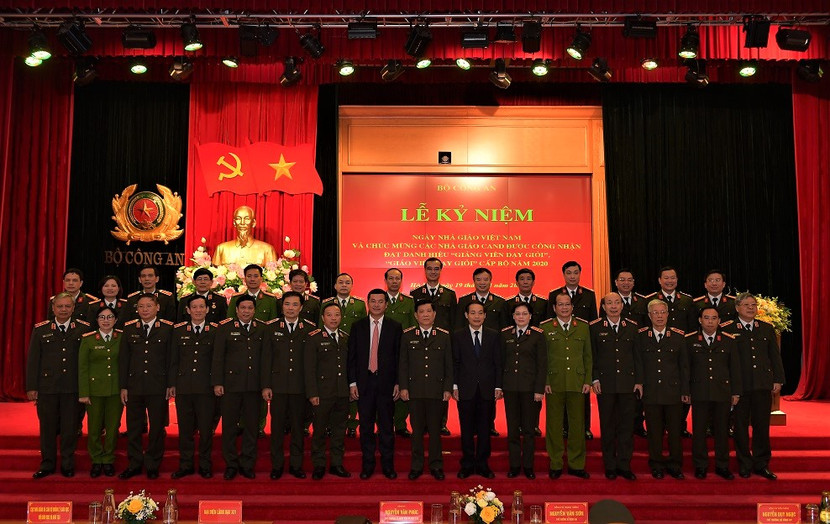 Các đại biểu tham dự lễ kỷ niệm Các đại biểu tham dự lễ kỷ niệm