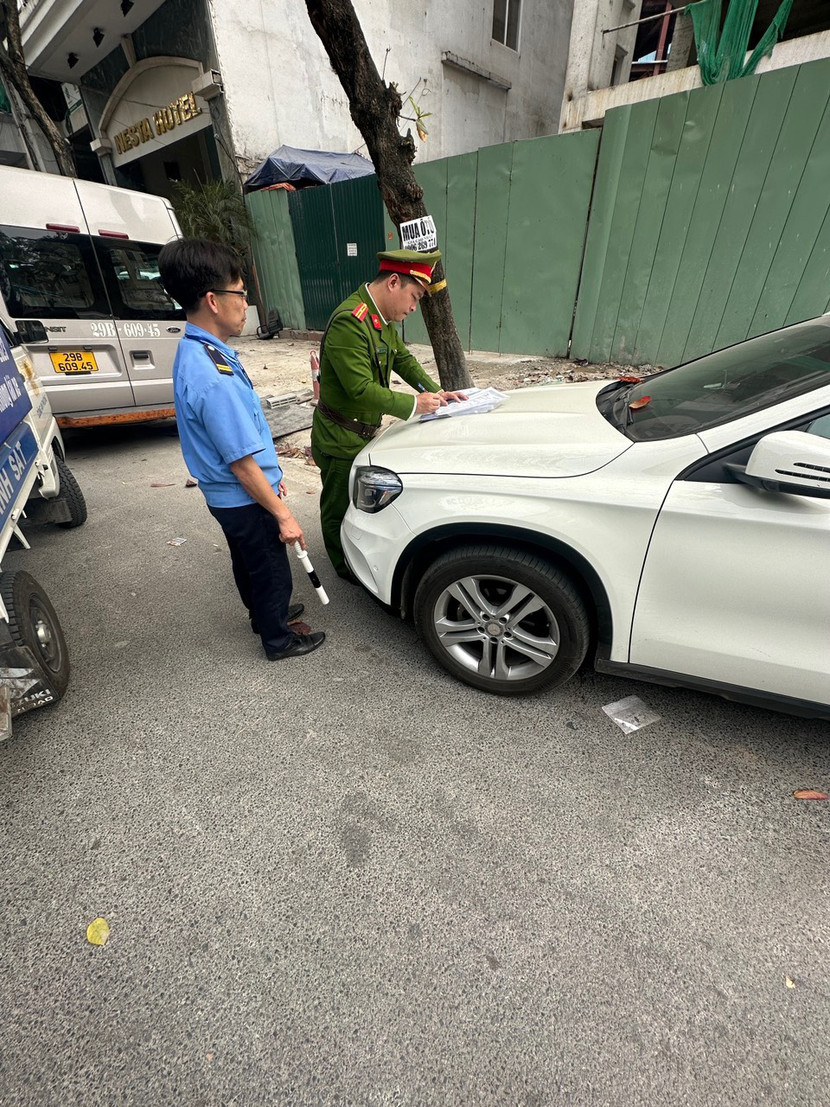 Lập biên bản trường hợp ô tô dừng đỗ sai quy định Lập biên bản trường hợp ô tô dừng đỗ sai quy định