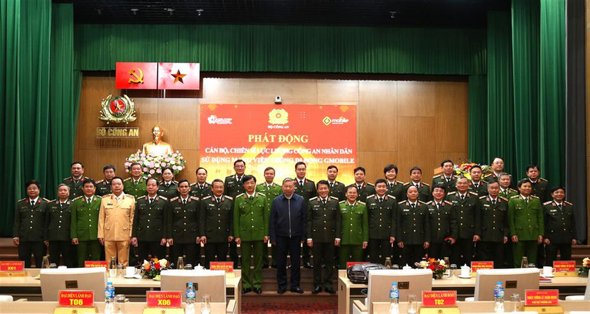 Các đại biểu dự buổi Lễ.