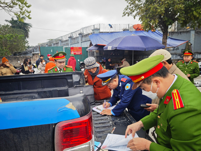 Lập biên bản các trường hợp vi phạm Lập biên bản các trường hợp vi phạm