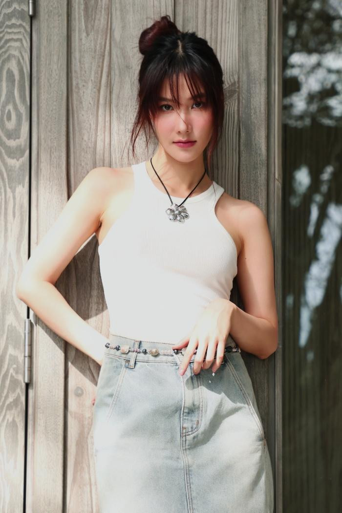 Kể từ khi đóng chung và trở thành cặp đôi được yêu thích ở bộ phim Mùa hè sôi động, Diễm My và Thiên Minh vẫn giữ mối quan hệ vô cùng thân thiết với nhau