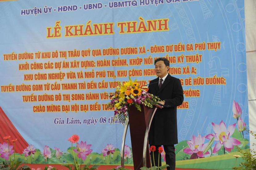Bí thư, Chủ tịch UBND huyện Gia Lâm, đồng chí Lê Anh Quân, phát biểu tại lễ khánh thành Bí thư, Chủ tịch UBND huyện Gia Lâm, đồng chí Lê Anh Quân, phát biểu tại lễ khánh thành