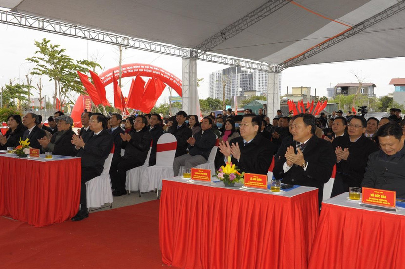 Các đồng chí lãnh đạo Thành ủy, UBND Thành phố dự lễ khánh thành Các đồng chí lãnh đạo Thành ủy, UBND Thành phố dự lễ khánh thành