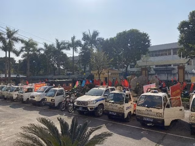 Bắt tay thực hiện đợt cao điểm, CAQ đã tham mưu UBND quận ban hành Kế hoạch, chỉ đạo các ngành chức năng phối hợp, tham gia trách nhiệm cùng CAQ