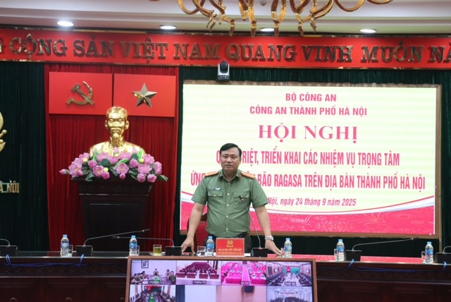 Đại tá Nguyễn Tiến Đạt quán triệt những yêu cầu trọng tâm tại hội nghị Đại tá Nguyễn Tiến Đạt quán triệt những yêu cầu trọng tâm tại hội nghị