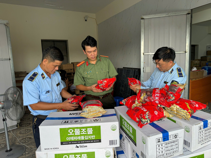 Lực lượng Quản lý thị trường phối hợp xử lý vụ vi phạm, gian lận thương mại Lực lượng Quản lý thị trường phối hợp xử lý vụ vi phạm, gian lận thương mại