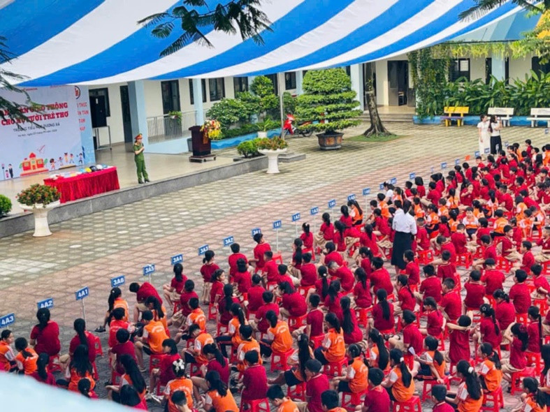 Hà Nội: Sinh động, thiết thực các biện pháp tuyên truyền pháp luật giao thông ở cấp cơ sở ảnh 12