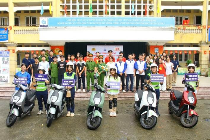 Hoạt động ý nghĩa của Công an phường Thanh Xuân trong đảm bảo trật tự giao thông ảnh 2