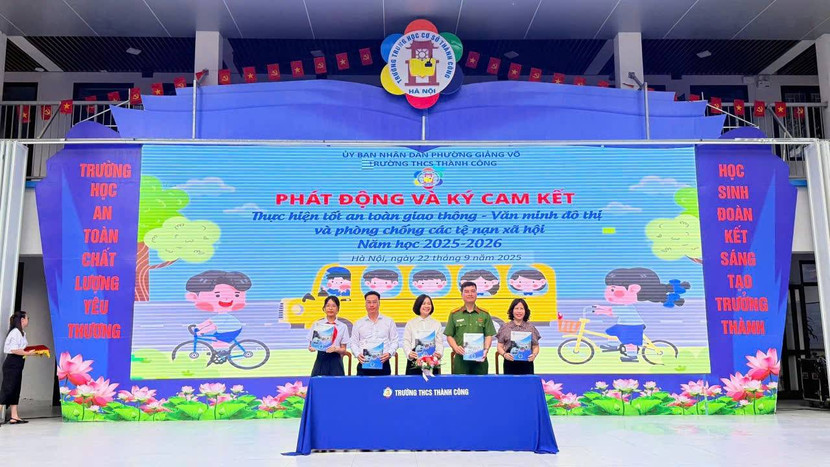 Hà Nội: Sinh động, thiết thực các biện pháp tuyên truyền pháp luật giao thông ở cấp cơ sở ảnh 7