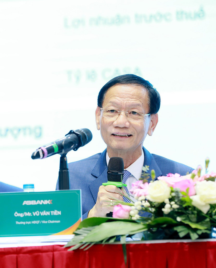 Ông Vũ Văn Tiền – PCT HĐQT ABBANK trả lời câu hỏi của Cổ đông và khẳng định sự quyết liệt của ABBANK trong việc nâng cao hiệu quả hoạt động Ngân hàng ngay từ đầu năm 2025 Ông Vũ Văn Tiền – PCT HĐQT ABBANK trả lời câu hỏi của Cổ đông và khẳng định sự quyết liệt của ABBANK trong việc nâng cao hiệu quả hoạt động Ngân hàng ngay từ đầu năm 2025