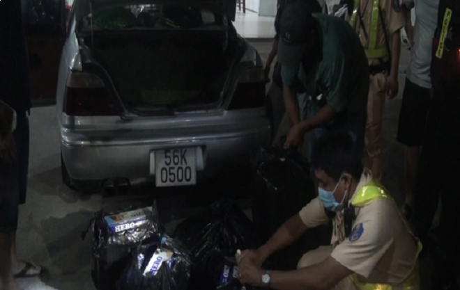 CSGT phát hiện nhiều vụ vận chuyển hàng lậu trên xe ô tô