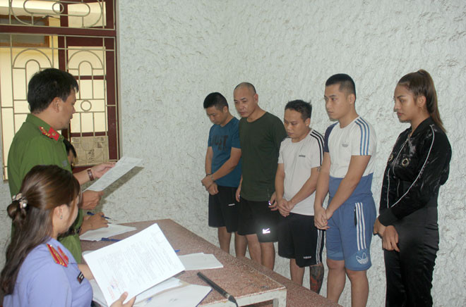 Dũng 'trọc' cùng 4 đối tượng bị khởi tố, bắt tạm giam