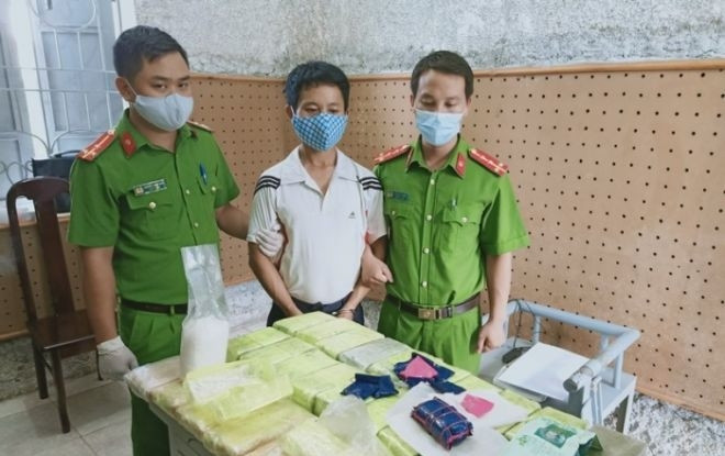 CSGT và lực lượng Công an các tỉnh bắt giữ nhiều vụ mua bán tàng trữ trái phép chất ma túy