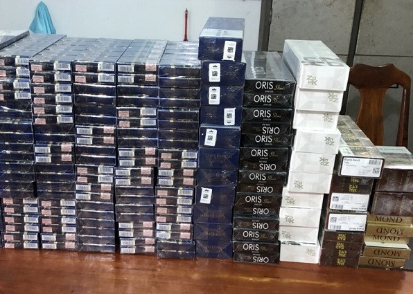 Số thuốc lá nhập lậu được CSGT phát hiện trên xe khách Số thuốc lá nhập lậu được CSGT phát hiện trên xe khách