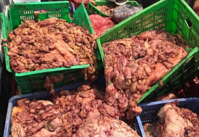 Thực phẩm bẩn, hàng lậu đi qua địa bàn Đội CSGT số 9 cũng đã bị đơn vị phát hiện, thu giữ và xử lý