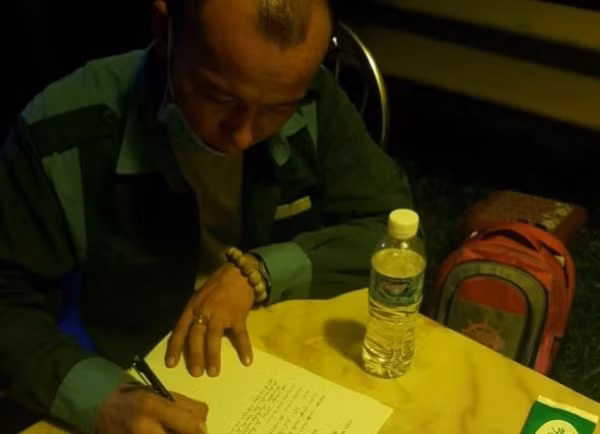 Lái xe tải tường trình hành vi vi phạm