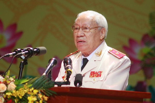 Thiếu tướng Phan Văn Lai, Anh hùng lực lượng vũ trang Nhân dân, nguyên Phó Tổng cục trưởng Tổng cục Xây dựng lực lượng CAND thay mặt các thế hệ Lãnh đạo Công an lão thành phát biểu cảm tưởng tại buổi lễ