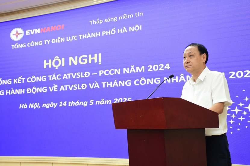 Ông Nguyễn Anh Dũng, Phó Tổng giám đốc EVNHANOI phát biểu tại Hội nghị