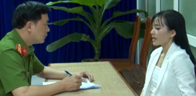 Trương Thị Kiều Trang trả lời thẩm vấn tại cơ quan công an