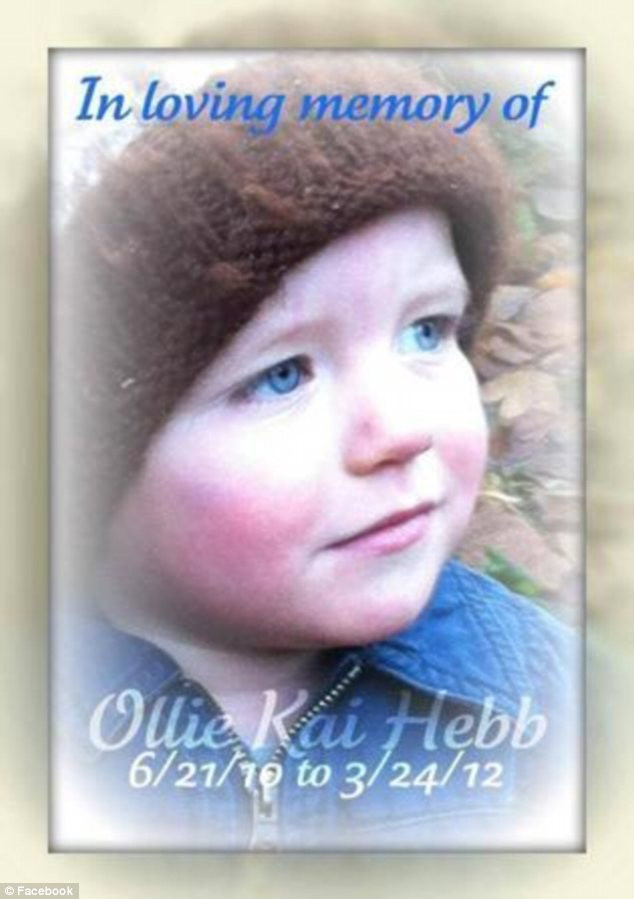 Bé Ollie Hebb đã chết khi chưa được tổ chức sinh nhật lần thứ 2 Bé Ollie Hebb đã chết khi chưa được tổ chức sinh nhật lần thứ 2