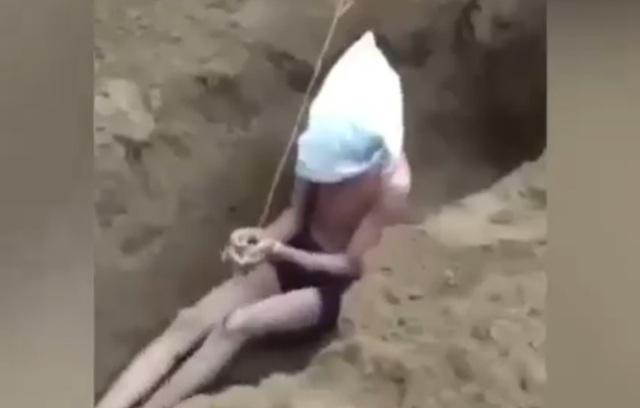 Nhóm nghi phạm khai làm như vậy là để đe dọa, ép nạn nhân trả nợ Nhóm nghi phạm khai làm như vậy là để đe dọa, ép nạn nhân trả nợ