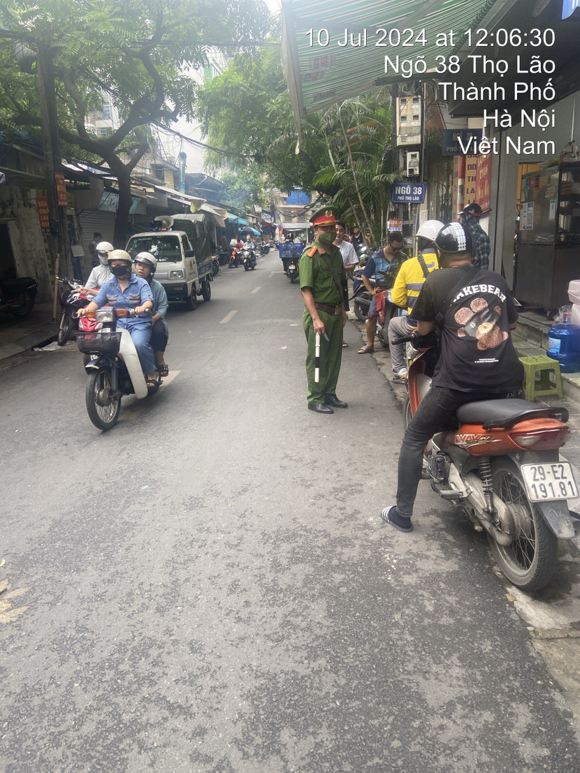 Giáp ranh 2 phường Đồng Nhân - Đống Mác, nên phố Thọ Lão khá "nóng" về TTGT-ĐT Giáp ranh 2 phường Đồng Nhân - Đống Mác, nên phố Thọ Lão khá "nóng" về TTGT-ĐT