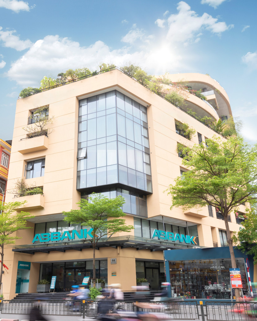 Trong chặng đường 31 năm phát triển, ABBANK luôn được đánh giá là Ngân hàng uy tín, là người đồng hành tận tâm, đáng tin cậy của hơn 2 triệu Khách hàng, Đối tác và Nhà đầu tư Trong chặng đường 31 năm phát triển, ABBANK luôn được đánh giá là Ngân hàng uy tín, là người đồng hành tận tâm, đáng tin cậy của hơn 2 triệu Khách hàng, Đối tác và Nhà đầu tư