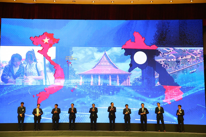 Nghi thức ra mắt dịch vụ thanh toán bán lẻ song phương sử dụng mã QR giữa Việt Nam và Lào