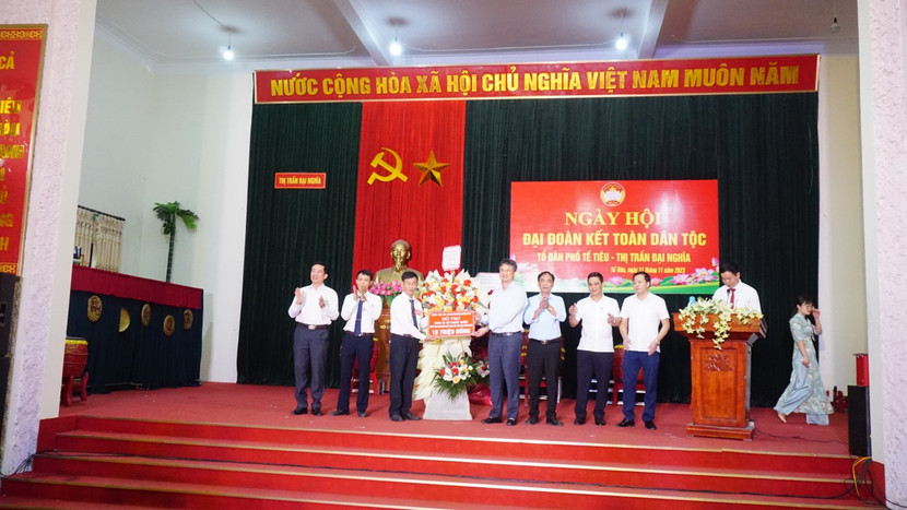 Các đồng chí lãnh đạo Huyện ủy, UBND, MTTQ huyện Mỹ Đức chúc mừng Ngày hội Các đồng chí lãnh đạo Huyện ủy, UBND, MTTQ huyện Mỹ Đức chúc mừng Ngày hội