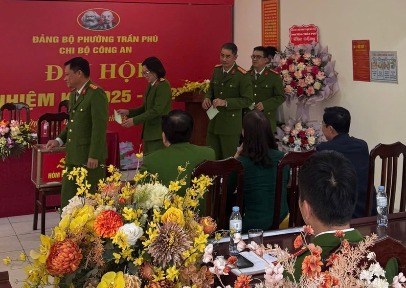 Đại hội bỏ phiếu bầu Bí thư, Phó Bí thư Chi bộ nhiệm kỳ 2025 – 2027, và đảng viên dự Đại hội cấp trên