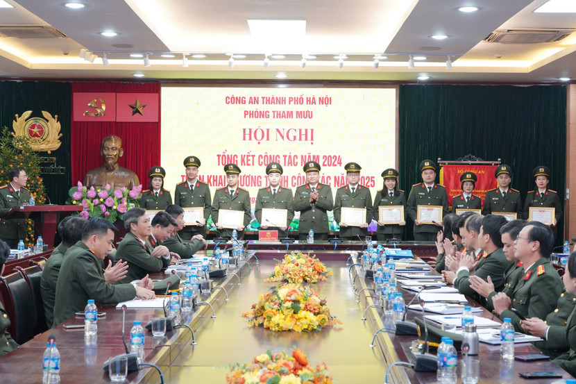 Nỗ lực và xứng đáng là “cánh tay nối dài” của lãnh đạo Công an thành phố Hà Nội ảnh 4