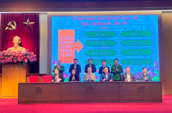 Và ký giao ước thi đua Xuân Ất Tỵ 2025 giữa các xã, thị trấn