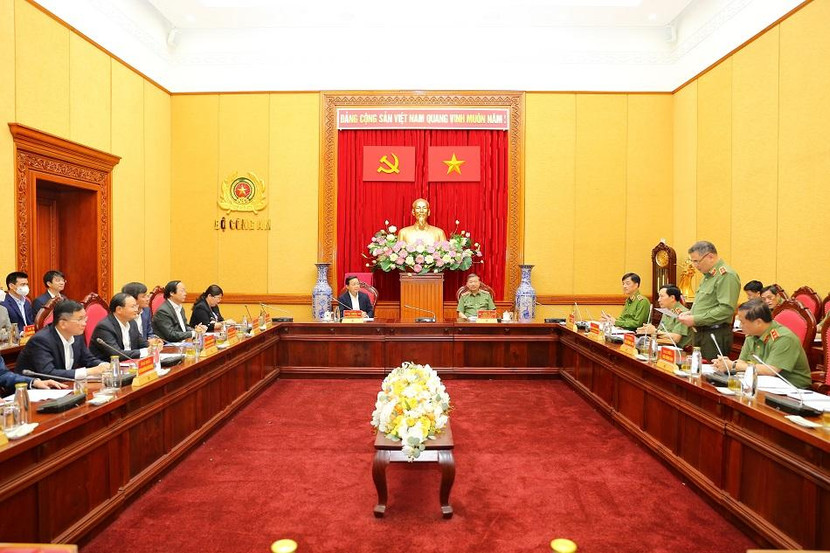 Các đại biểu dự buổi làm việc giữa Bộ Công an và Bộ Tài nguyên - Môi trường Các đại biểu dự buổi làm việc giữa Bộ Công an và Bộ Tài nguyên - Môi trường