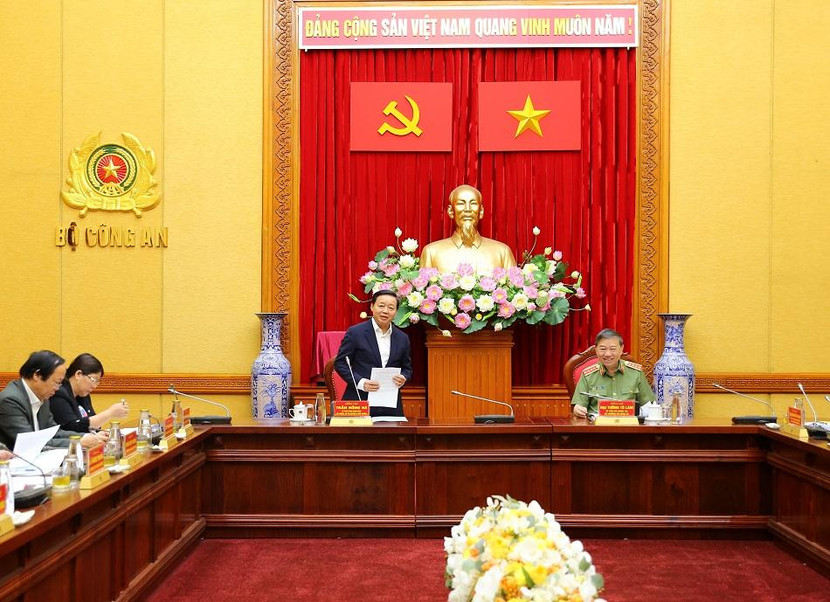 Bộ trưởng Trần Hồng Hà phát biểu tại buổi làm việc Bộ trưởng Trần Hồng Hà phát biểu tại buổi làm việc