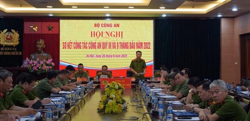 Thiếu tướng Nguyễn Hồng Ky –Phó Giám đốc CATP Hà Nội đã tham luận tại hội nghị từ điểm cầu CATP Thiếu tướng Nguyễn Hồng Ky –Phó Giám đốc CATP Hà Nội đã tham luận tại hội nghị từ điểm cầu CATP