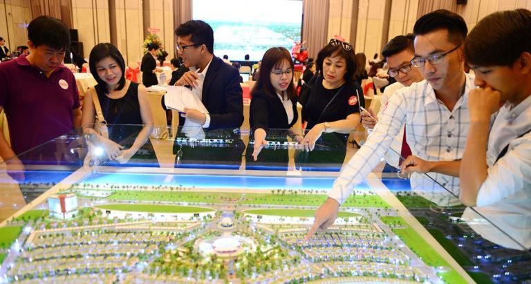 Tín dụng bất động sản có xu hướng tăng cao hơn mặt bằng chung Tín dụng bất động sản có xu hướng tăng cao hơn mặt bằng chung