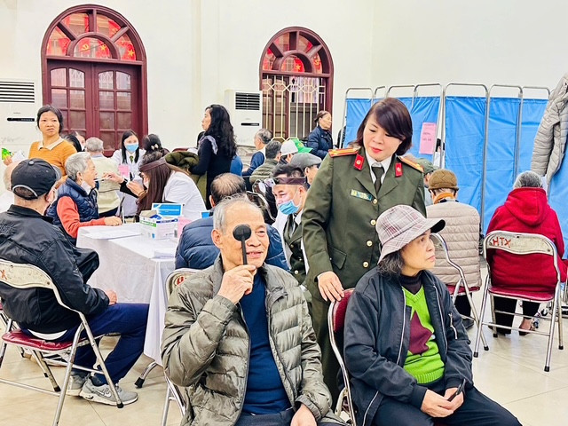 Từng trường hợp đều được tư vấn, thăm khám tận tình