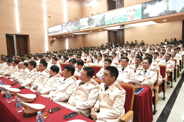 Các đại biểu dự hội nghị