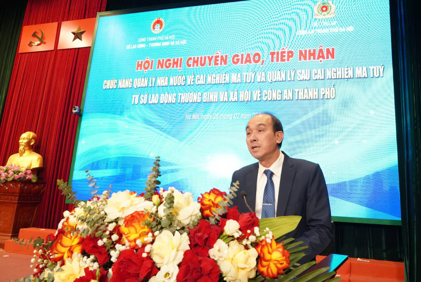 Đồng chí Nguyễn Tây Nam - Phó Giám đốc Sở Lao động - Thương binh và Xã hội Hà Nội phát biểu tại hội nghị Đồng chí Nguyễn Tây Nam - Phó Giám đốc Sở Lao động - Thương binh và Xã hội Hà Nội phát biểu tại hội nghị