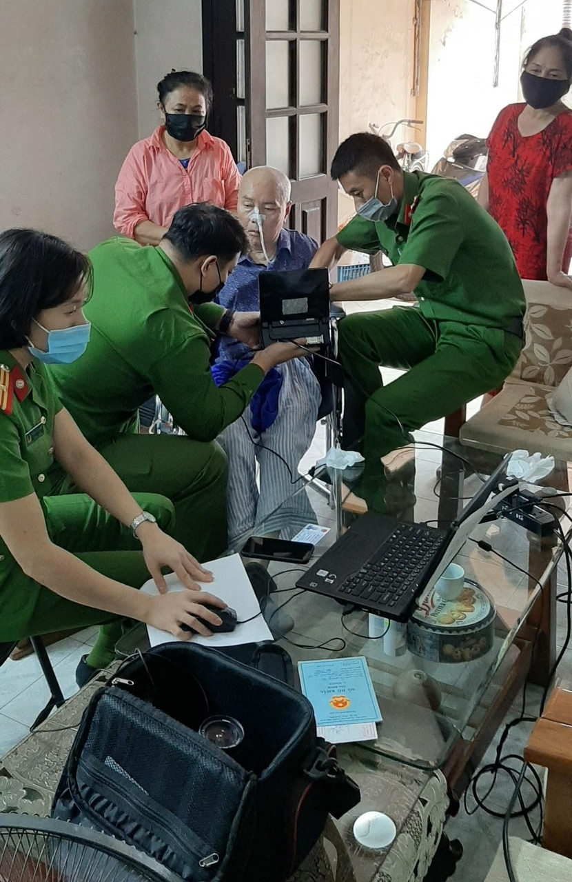 Căn cước mới sẽ giúp công dân này đủ điều kiện để tham gia bảo hiểm y tế, chăm sóc sức khỏe Căn cước mới sẽ giúp công dân này đủ điều kiện để tham gia bảo hiểm y tế, chăm sóc sức khỏe