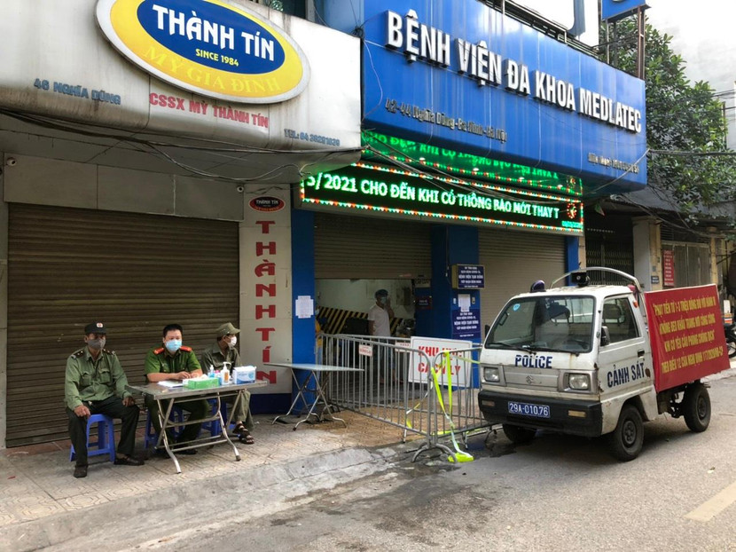 Chốt trực của CAP Phúc Xá, quận Ba Đình tại Bệnh viện đa khoa Medlatec. Chỉ huy CAP luôn căn dặn CBCS một điều: việc gì khó nhất, việc gì người dân cần giúp đỡ, phải làm bằng được